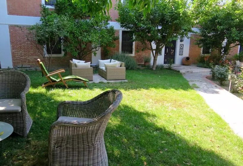 モーテル Kalehan