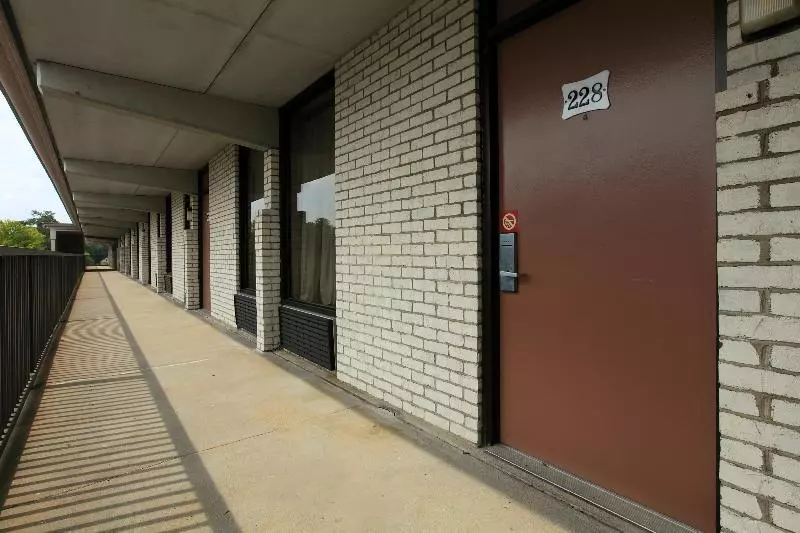 Отель Americas Best Value Inn North Capital