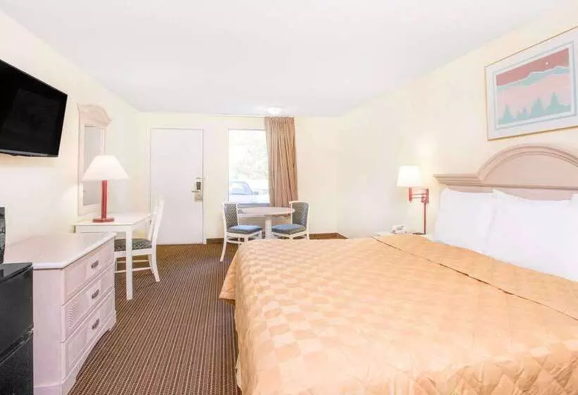 호텔 Days Inn By Wyndham Spartanburg Waccamaw