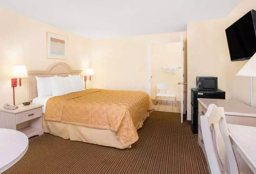 호텔 Days Inn By Wyndham Spartanburg Waccamaw