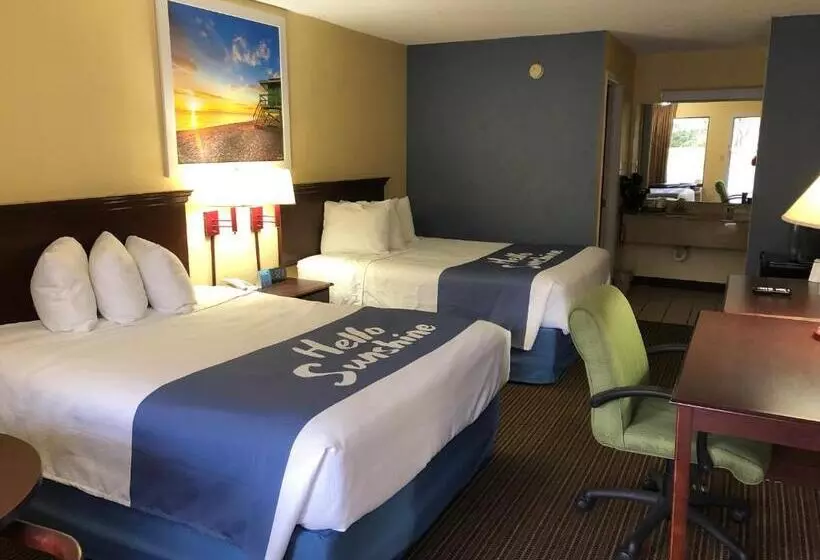 호텔 Days Inn By Wyndham Spartanburg Waccamaw