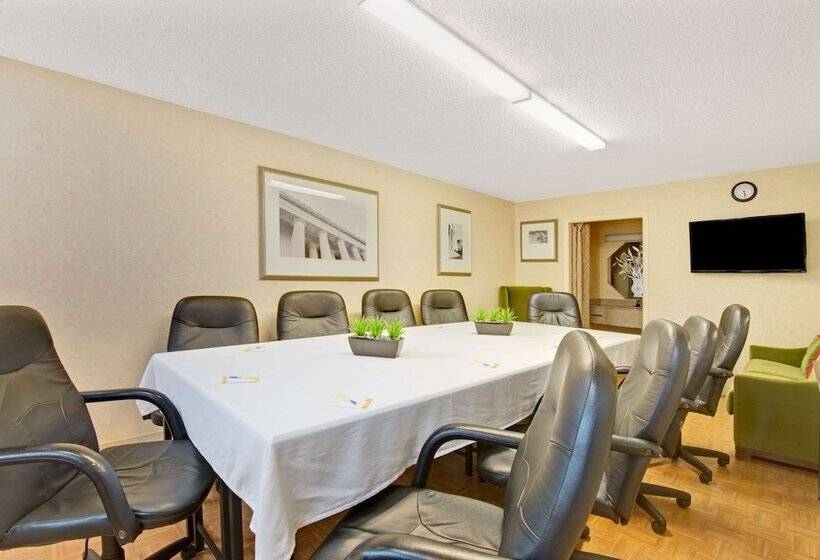 בית מלון כפרי Days Inn By Wyndham Towson