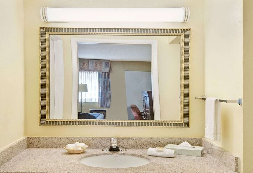 בית מלון כפרי Days Inn By Wyndham Towson