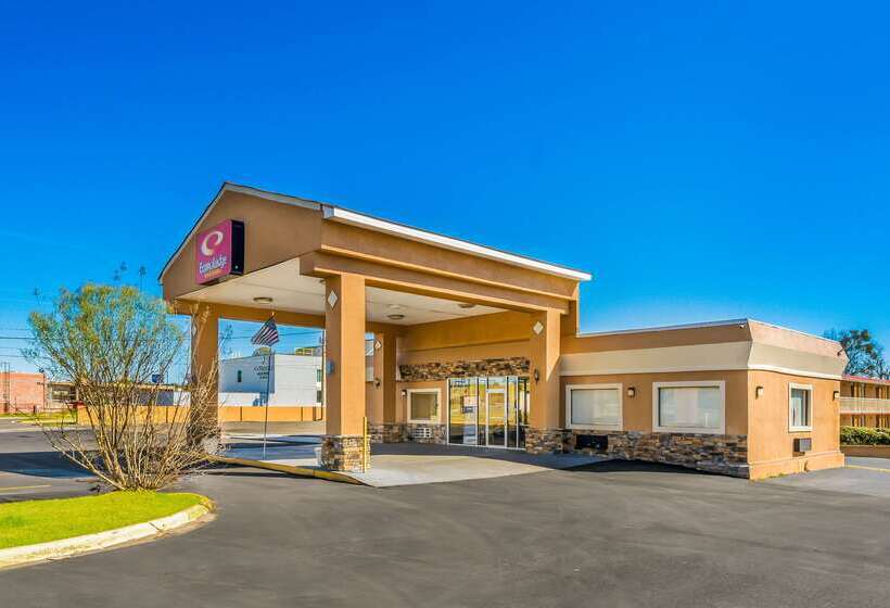 هتل Econo Lodge Inn & Suites