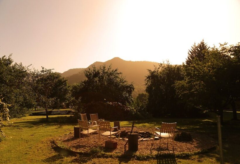 Отель Grandview Lodge