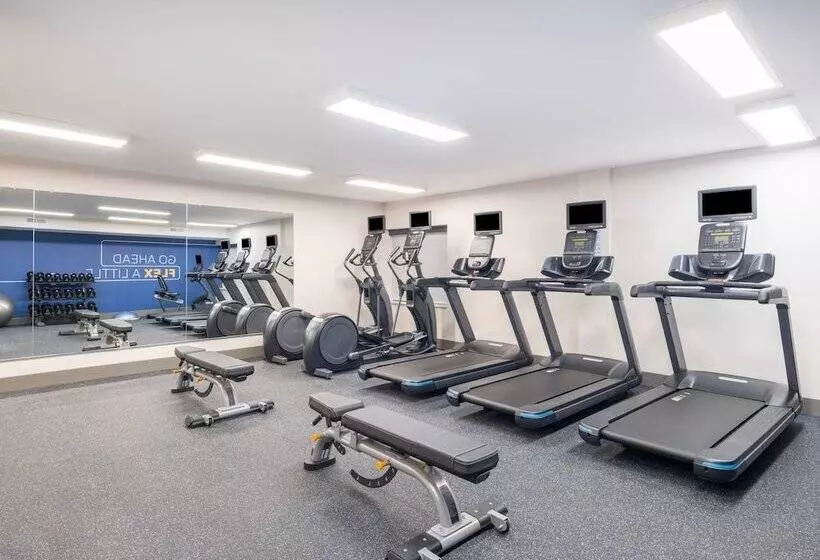 酒店 Holiday Inn Express & Suites Greensboro   I 40 Atwendover, An Ihg