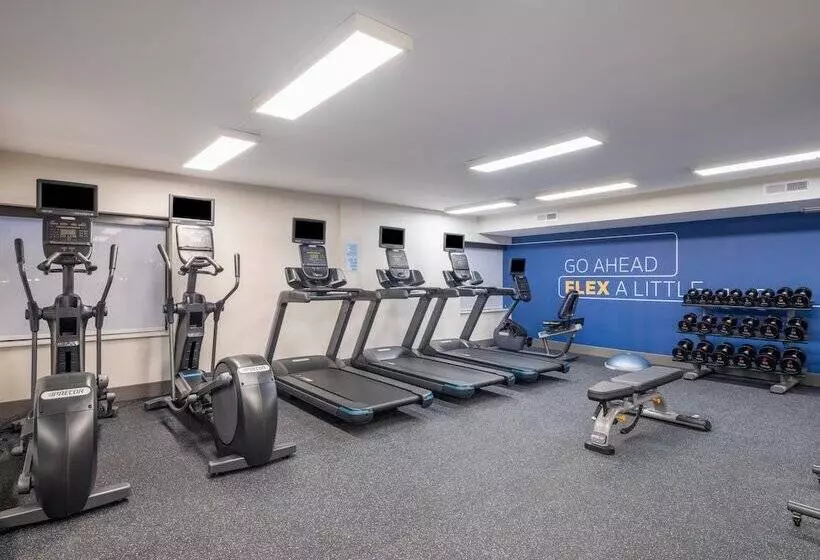 酒店 Holiday Inn Express & Suites Greensboro   I 40 Atwendover, An Ihg