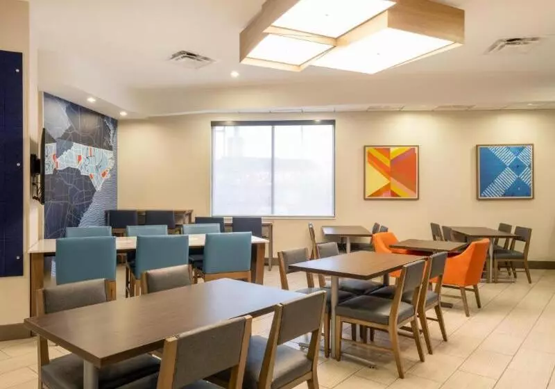 酒店 Holiday Inn Express & Suites Greensboro   I 40 Atwendover, An Ihg