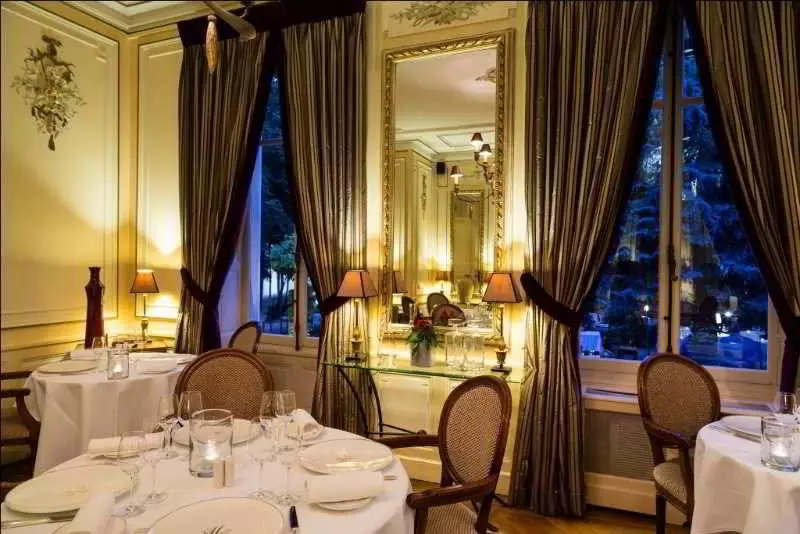 Отель Hostellerie Cèdre & Spa Beaune