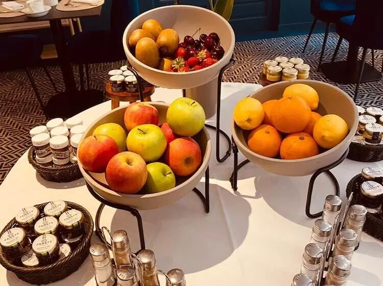 Отель Hostellerie Cèdre & Spa Beaune