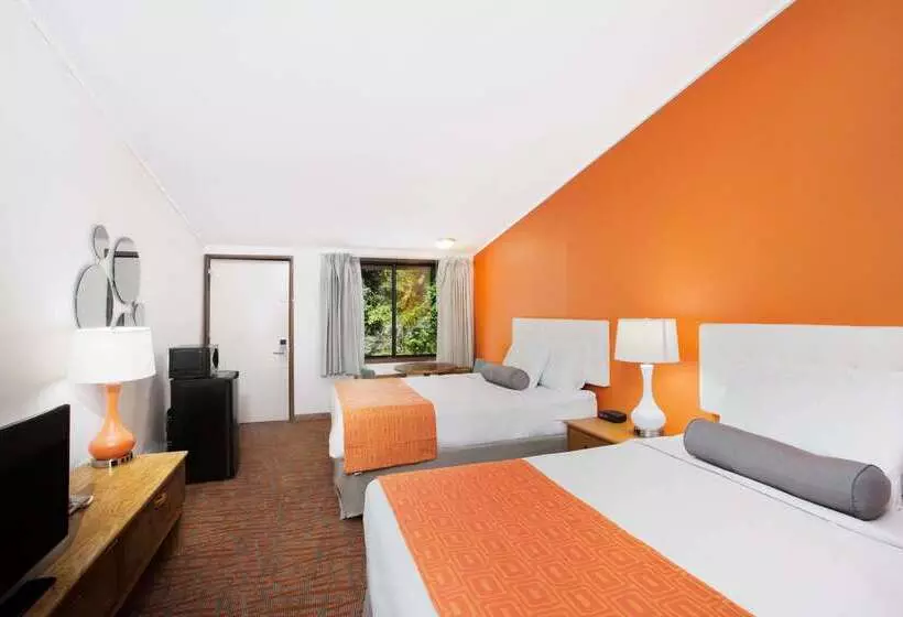 호텔 Howard Johnson By Wyndham Wilmington