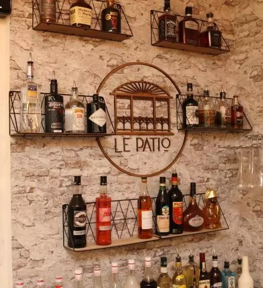 فندق Hôtel & Restaurant Le Patio Vichy