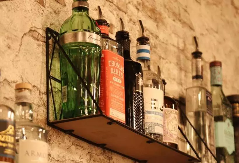 فندق Hôtel & Restaurant Le Patio Vichy