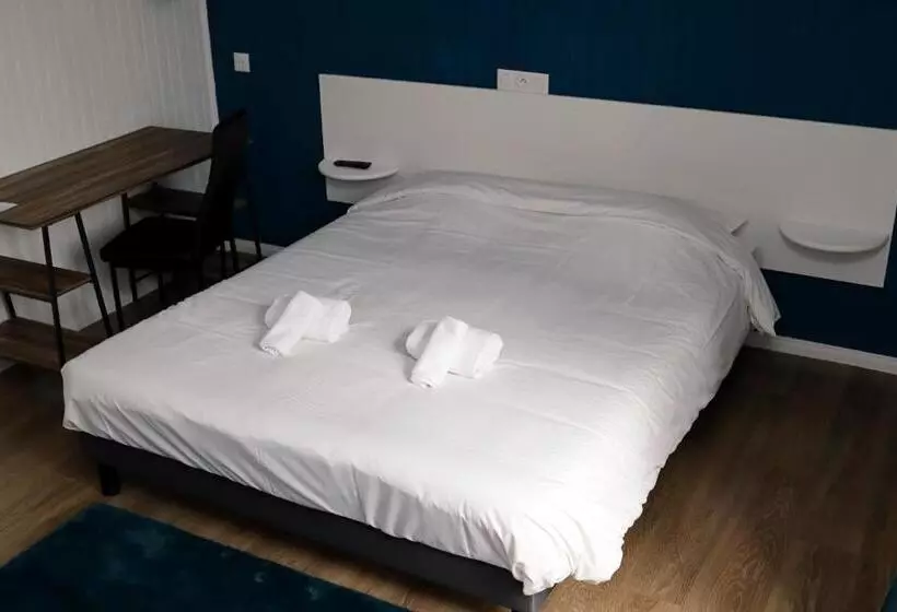 فندق Hôtel & Restaurant Le Patio Vichy