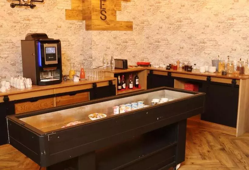 فندق Hôtel & Restaurant Le Patio Vichy