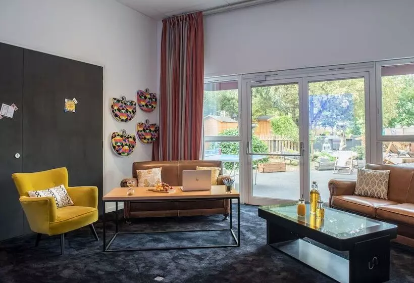 Отель Mercure Paris Porte De Pantin