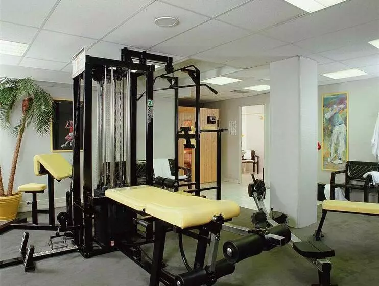 Отель Mercure Paris Porte De Pantin