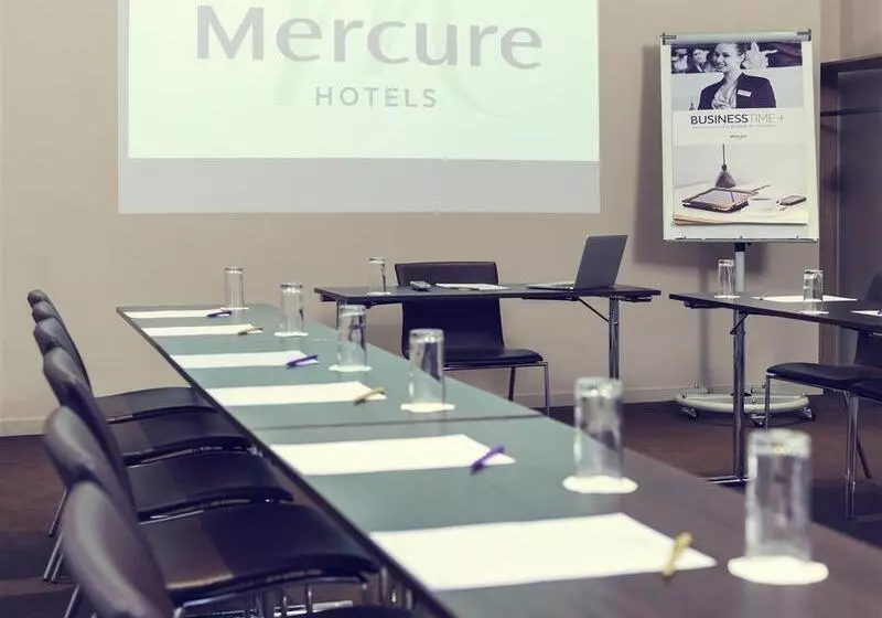 Отель Mercure Paris Porte De Pantin