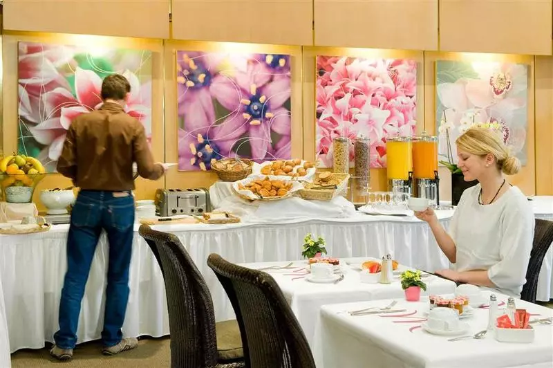 Отель Mercure Paris Porte De Pantin