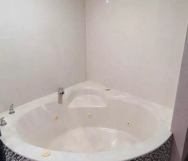 酒店 Red Roof Inn & Suites Duncan