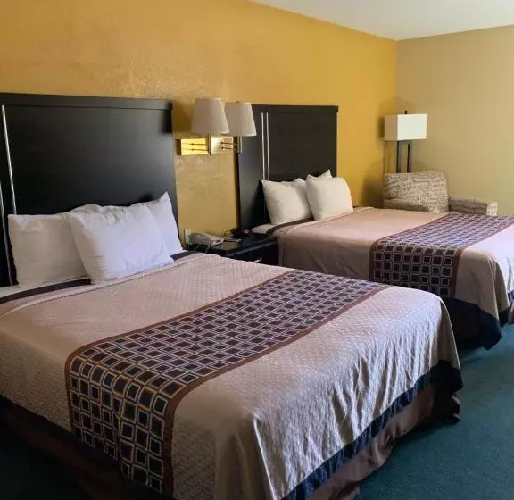 בית מלון כפרי Rodeway Inn & Suites