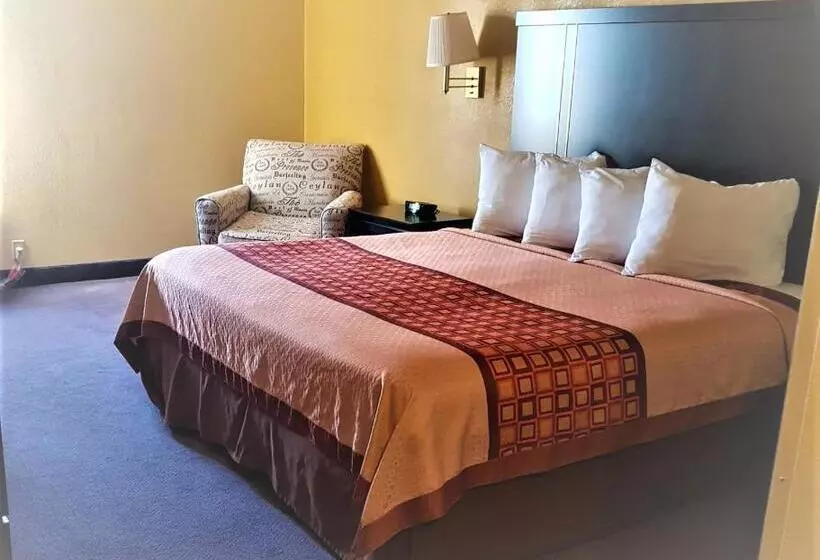 בית מלון כפרי Rodeway Inn & Suites