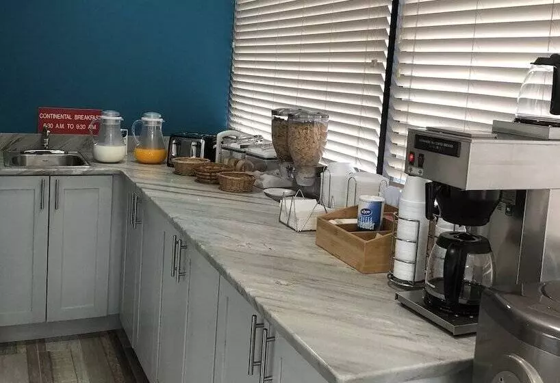 モーテル Econo Lodge