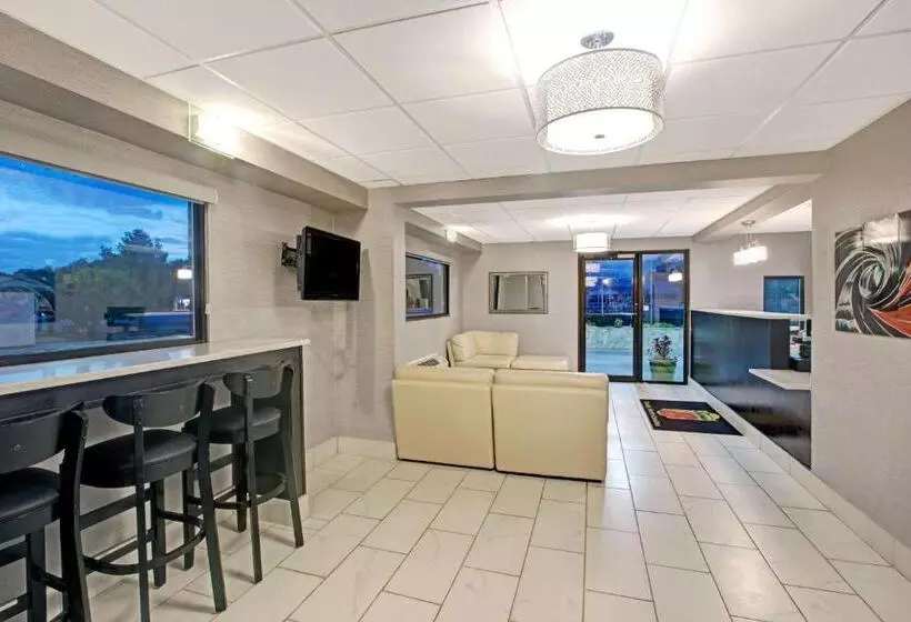 汽车旅馆 Super 8 By Wyndham Shelby