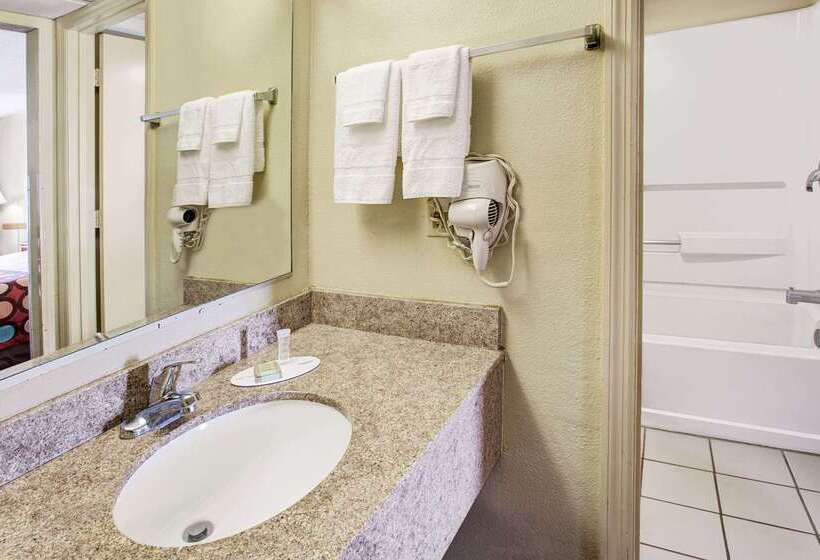 モーテル Super 8 By Wyndham Walterboro