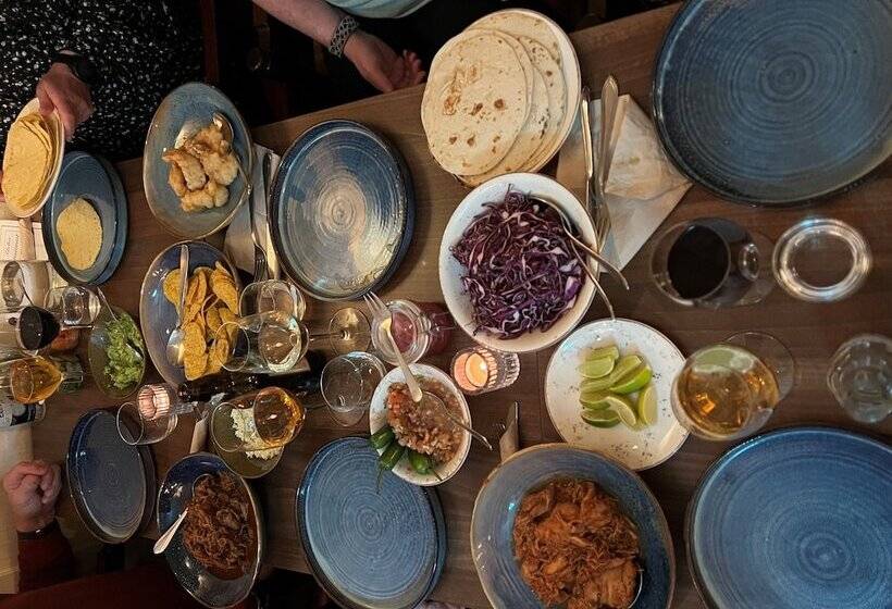 Hotel Alebo Pensionat