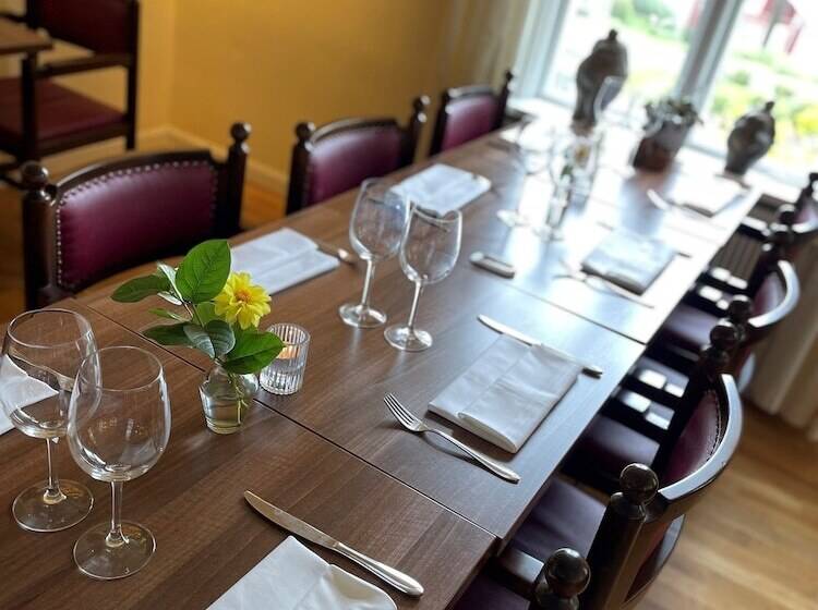 Hotel Alebo Pensionat