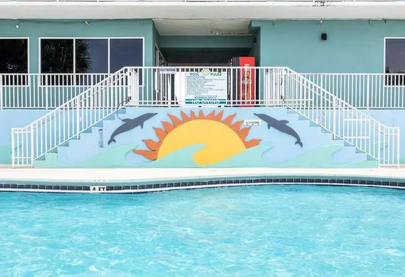 Beachcomber Beachfront Hotel, A By The Sea Resort