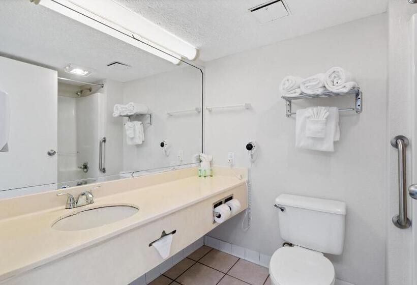 Beachcomber Beachfront Hotel, A By The Sea Resort