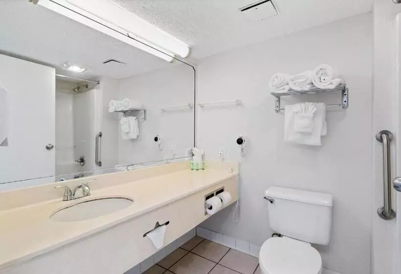 Beachcomber Beachfront Hotel, A By The Sea Resort