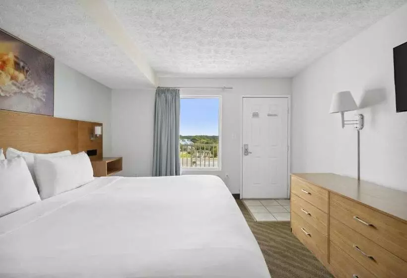 Beachcomber Beachfront Hotel, A By The Sea Resort