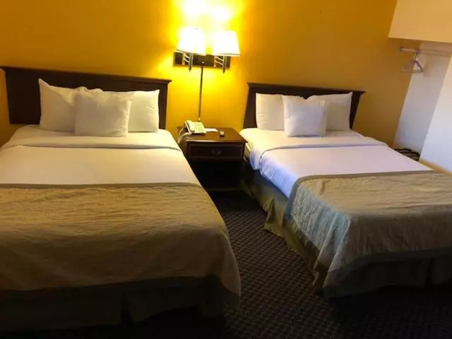 Отель Budget Host Inn