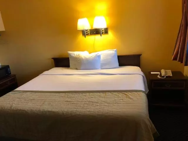 Отель Budget Host Inn