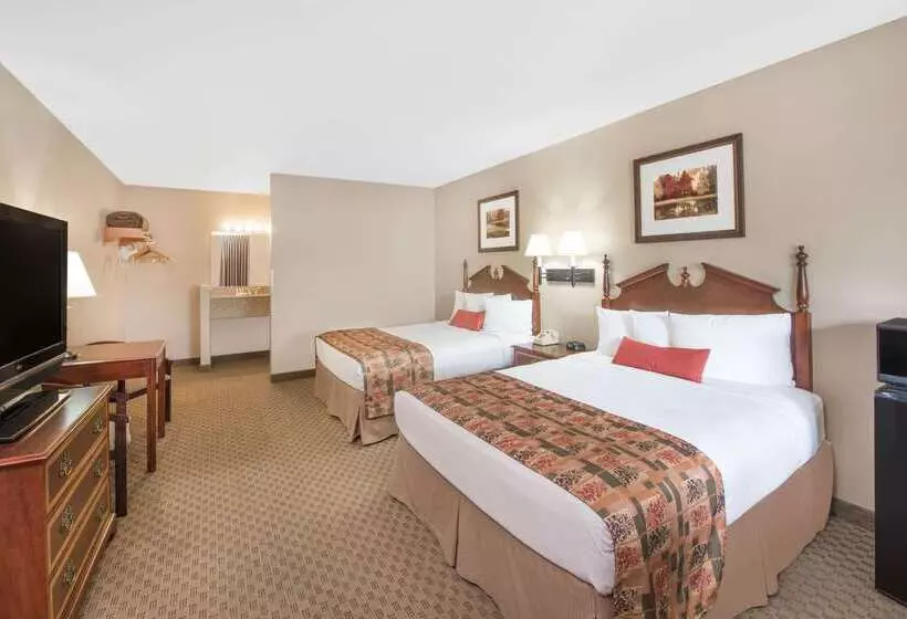 هتل Days Inn By Wyndham Show Low