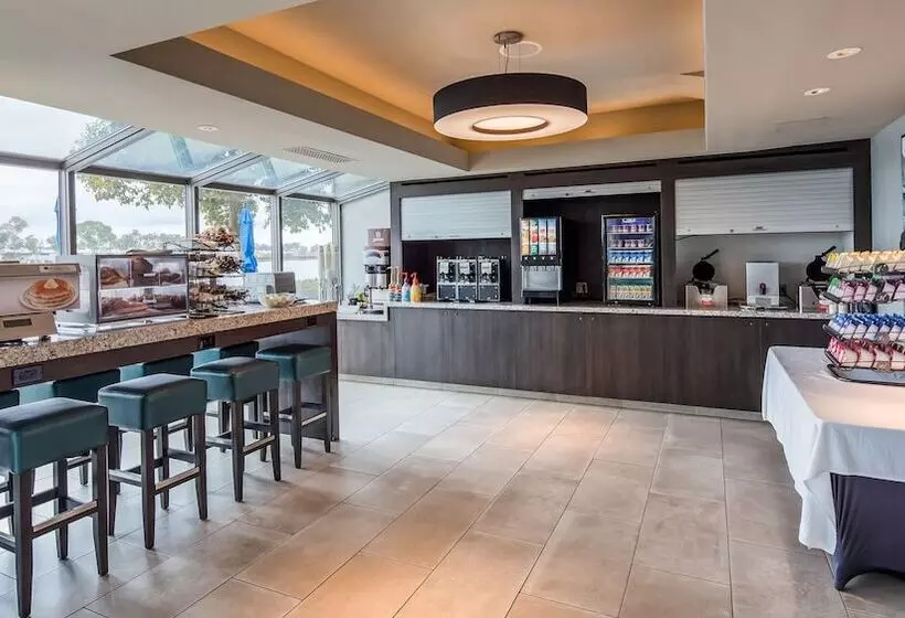 Отель Executive Inn & Suites Oakland