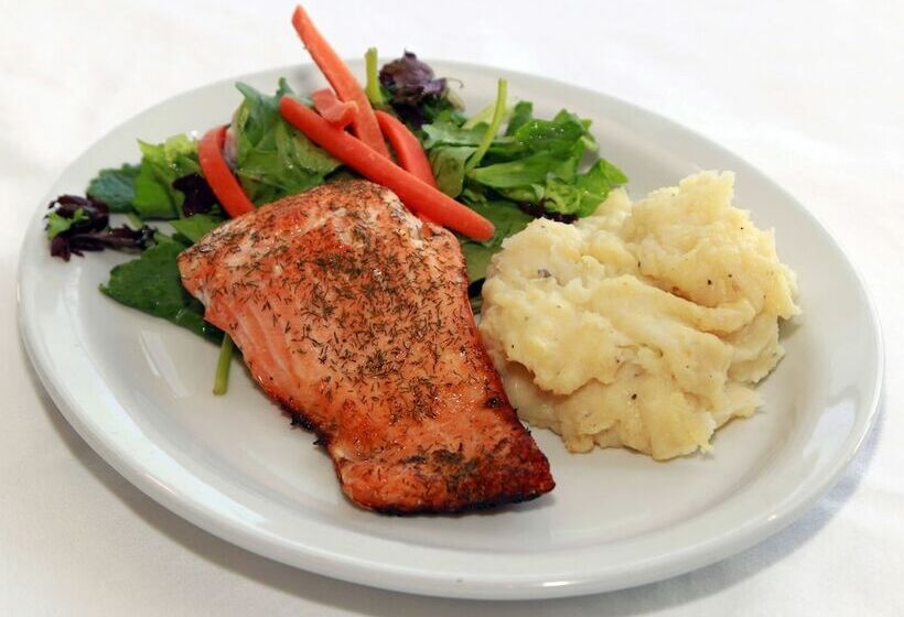 בית מלון כפרי Executive Inn & Suites Oakland