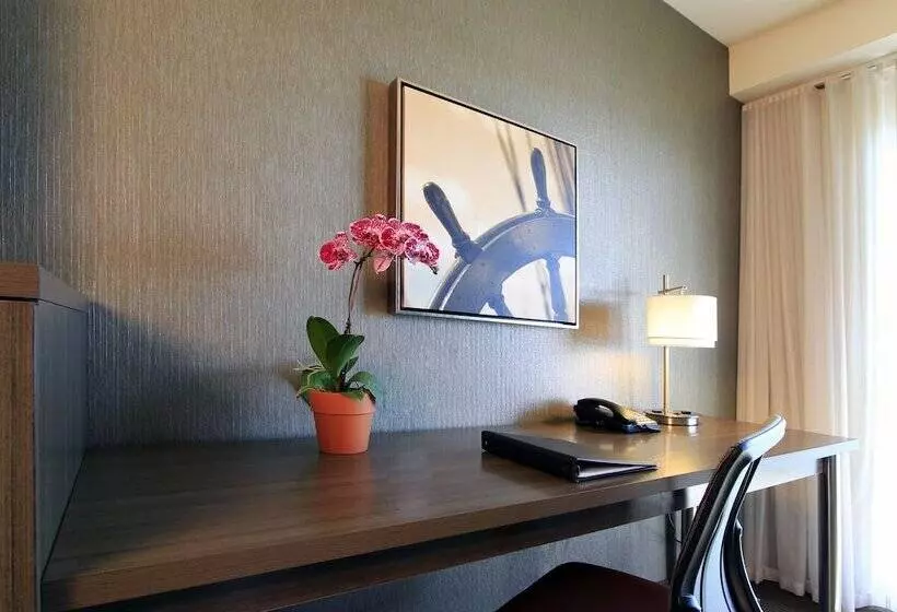 Отель Executive Inn & Suites Oakland