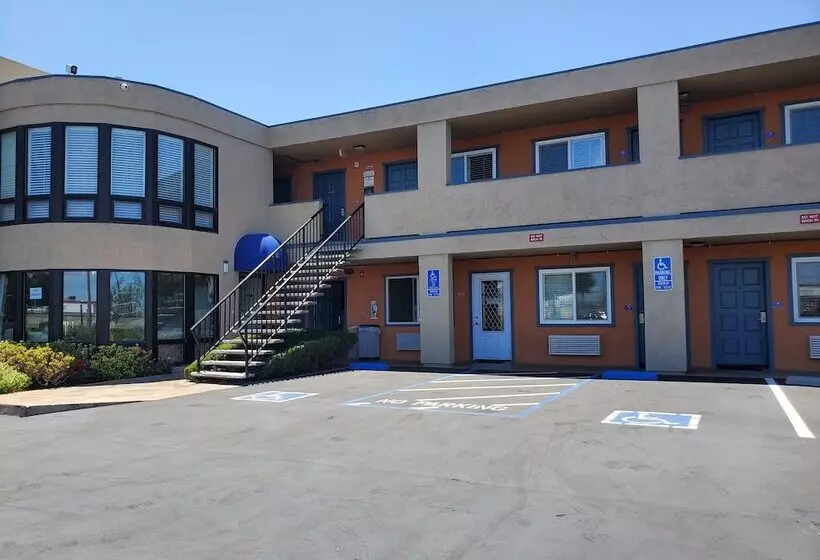 Отель Good Living Inn