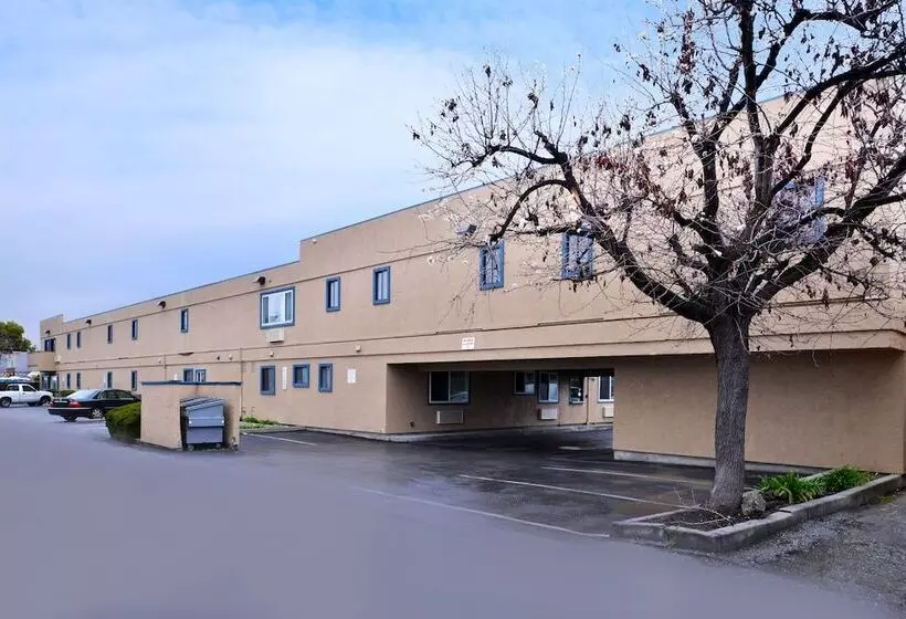 Отель Good Living Inn