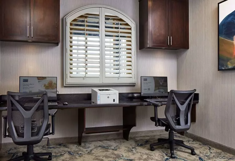 酒店 Hilton Garden Inn Valencia Six Flags