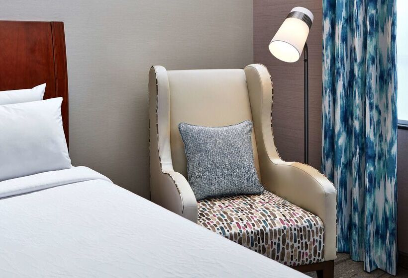 فندق Hilton Garden Inn Valencia Six Flags