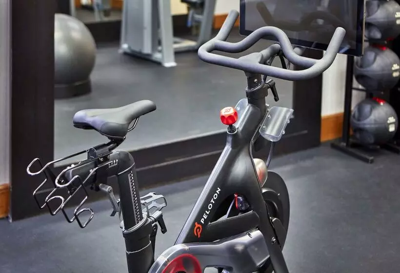 酒店 Hilton Garden Inn Valencia Six Flags