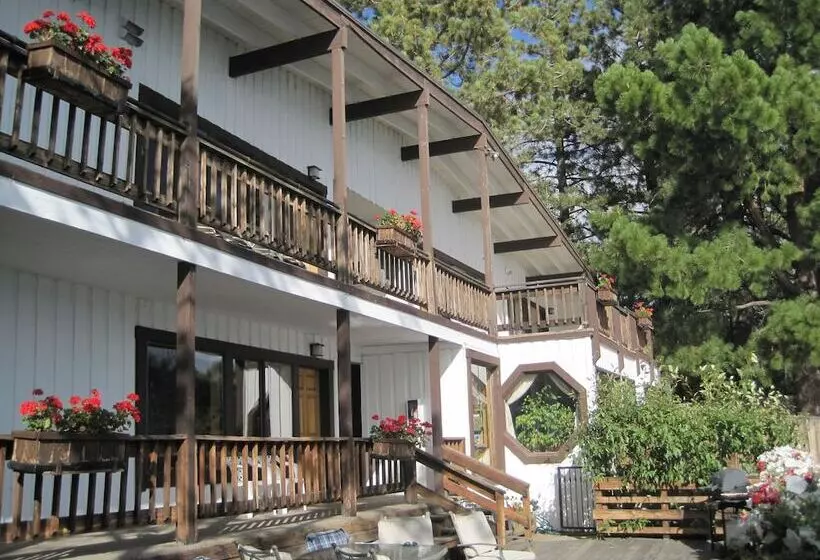 ホテル Holiday House