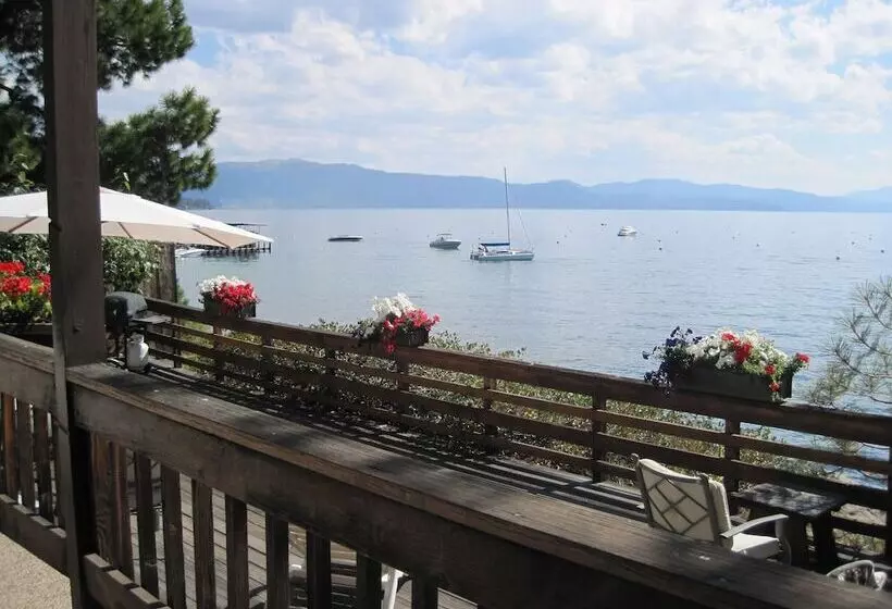 ホテル Holiday House