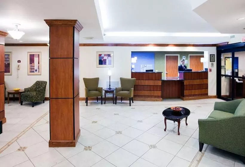 هتل Four Points By Sheraton Fayetteville Fort Liberty