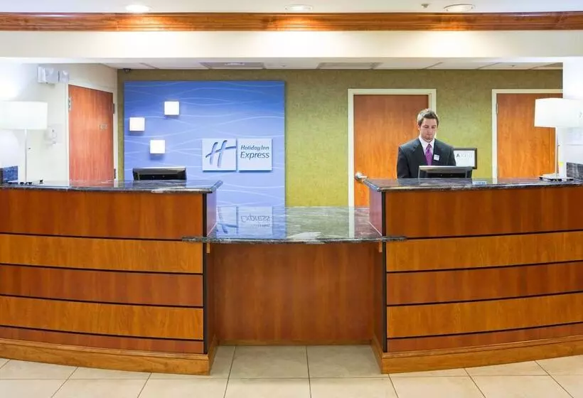 هتل Four Points By Sheraton Fayetteville Fort Liberty